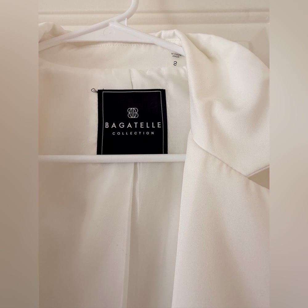 White Blazer - Picture 2 of 5